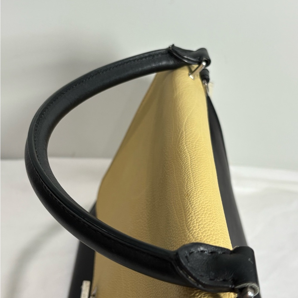 Authentic CELINE  Tri color trapeze bag LUGGAGE w duster, cards & certificate - Picture 6 of 16